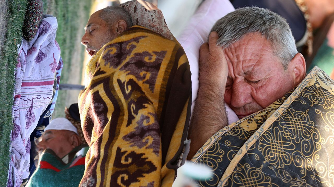 Yerlerde yattılar, çadırlarda kaldılar... Hepsinin amacı ortak! 1982'den beri... görseli