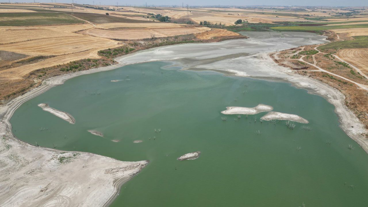 İlçeyi besleyen gölette su seviyesi yüzde 5