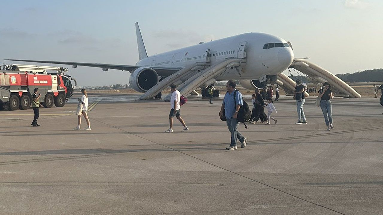 THY uçağında korku dolu anlar! Yolcular acil tahliye edildi