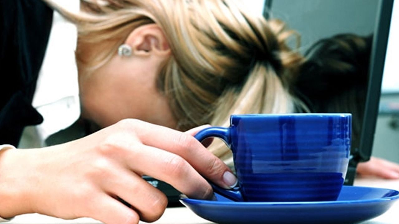 Kafeini sınırlayın! Fibromiyaljiyi az uyku artırıyor