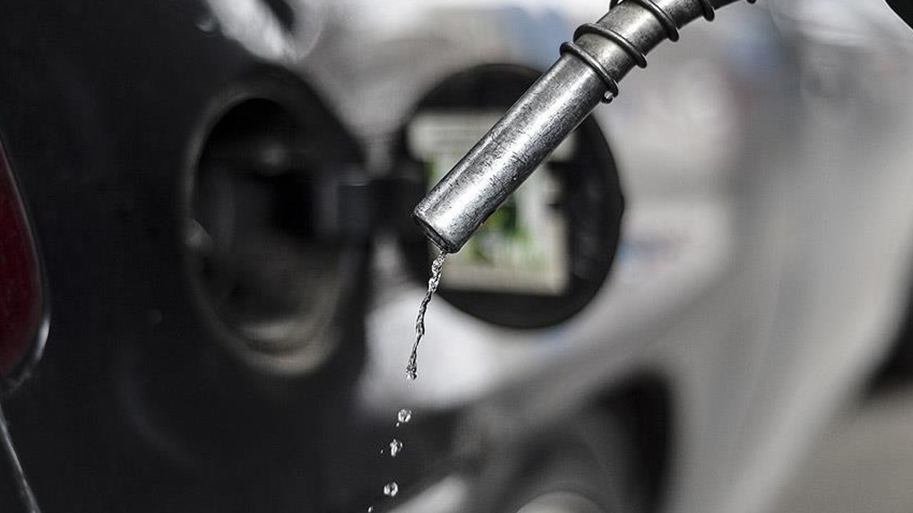 Akaryakıt fiyatları için iyi haber! Petrol yeninden kritik seviyenin altında