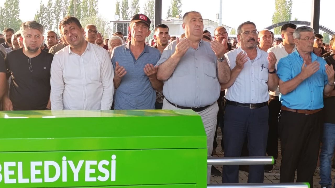Gölete giren 11 yaşındaki 2 çocuk boğuldu