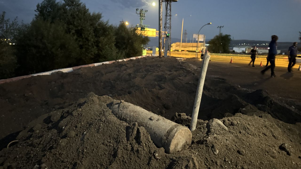 Patlamamış halde bulundu! Petrol istasyonundaki kazıda ortaya çıktı