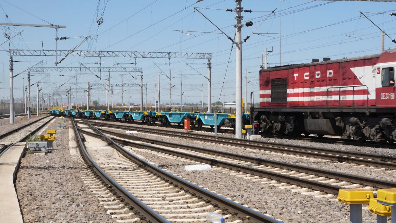 127 ‘yeni nesil’ millî yük vagonu raylarda! Uluslararası taşımacılıkta da kullanılıyor