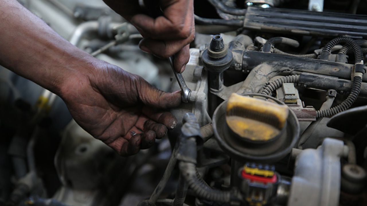 Araç sahipleri ya vazgeçiyor ya erteliyor! Yetkili servislerde fiyat 50 bin liraya kadar çıktı