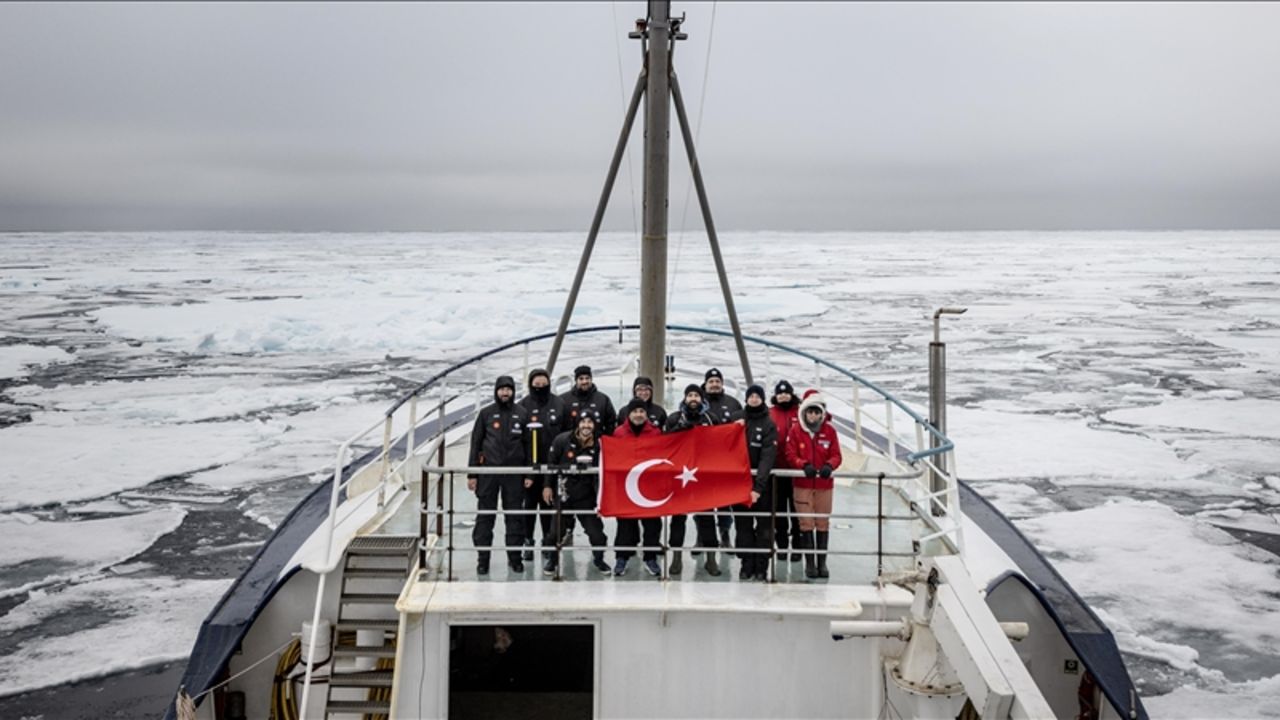 Arktik’te Türk imzası! Türk Bilim ekibinden kutuplarda bir ilk