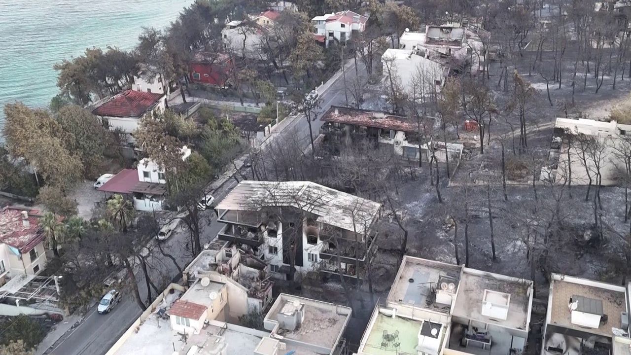 Villalar tek tek küle döndü! Çanakkale