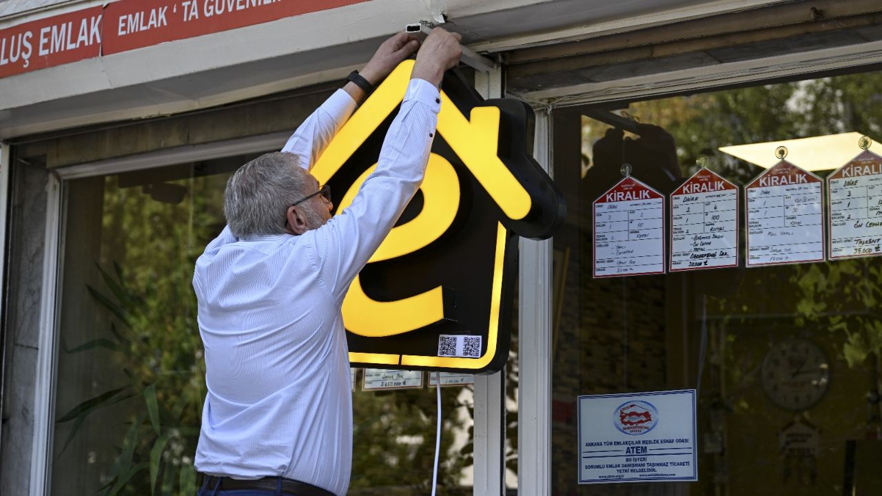 Emlak ofislerinde yeni dönem! Asılmaya başlandı, barkod da olacak
