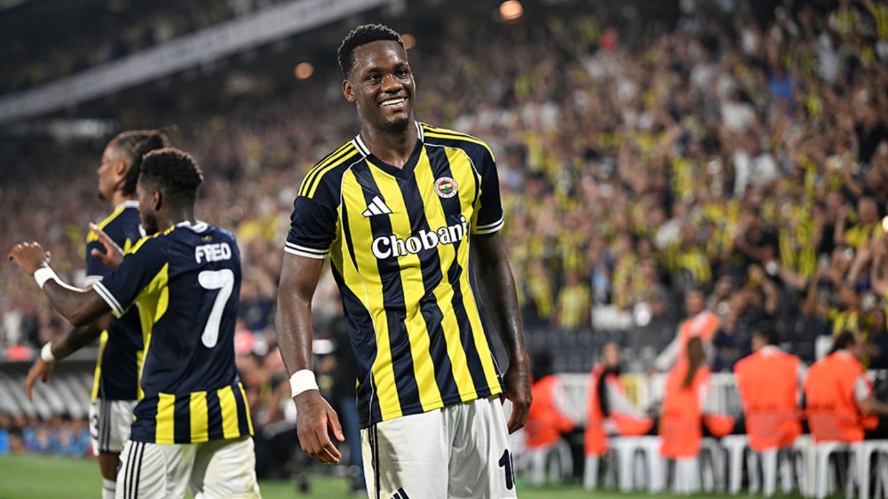 Fenerbahçe'de Jhon Duran sakatlandı mı? Maçı yarıda bırakan yıldızın sağlık durumu belli oldu