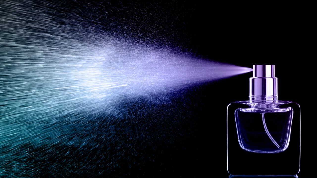 Parfüm yasağı şok etti! O kokuyu sürünce mağaza kapısından döndürüyorlar