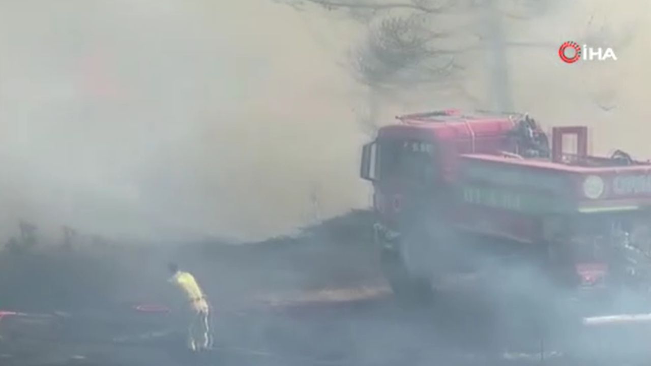 Ters alevlere yakalandı! Orman kahramanlarının zor anları kamerada