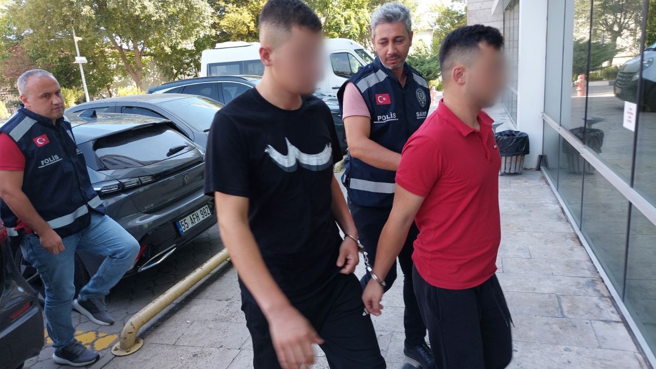 Çayevi önünde dehşet! Pompalı tüfekle ensesinden vurdular