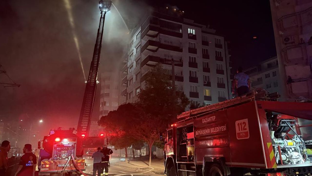 Gaziantep'te 7 katlı binada yangın paniği! Ekipler 1 saatte söndürebildi
