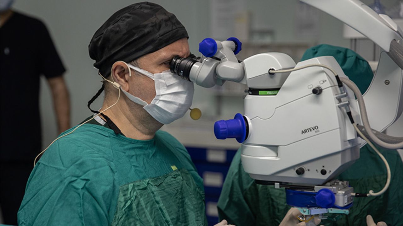 Hayatının şokunu yaşadı! Bulanık görme şikayetiyle gitti, gözünden solucan çıktı