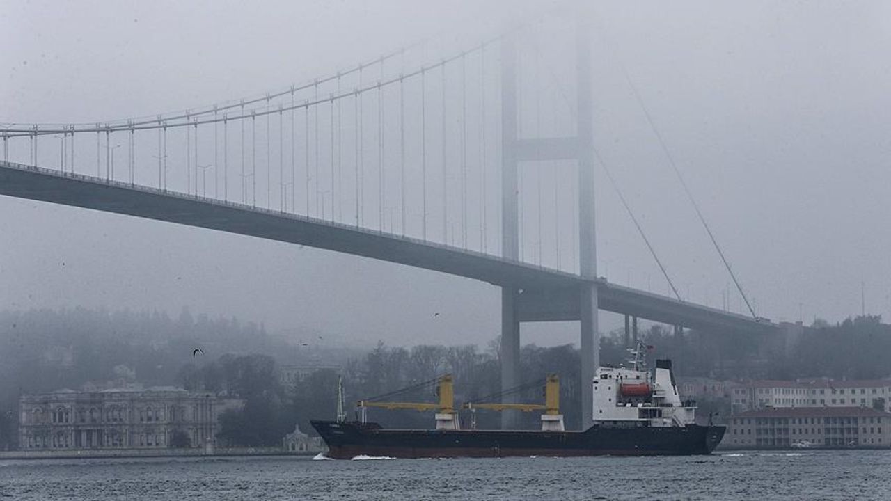 İstanbul Boğazı yeniden gemi trafiğine açıldı