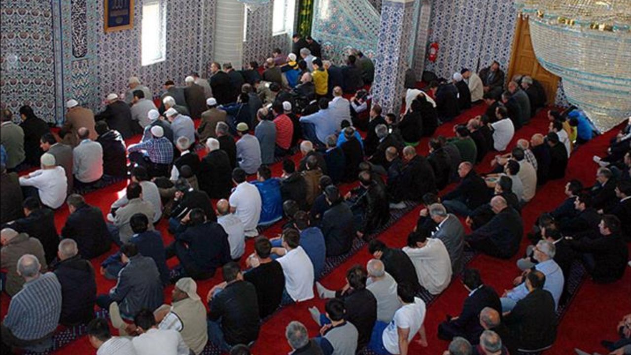 İsveç'te cuma namazı çıkışı silahlı saldırı! Ölü ve yaralı var