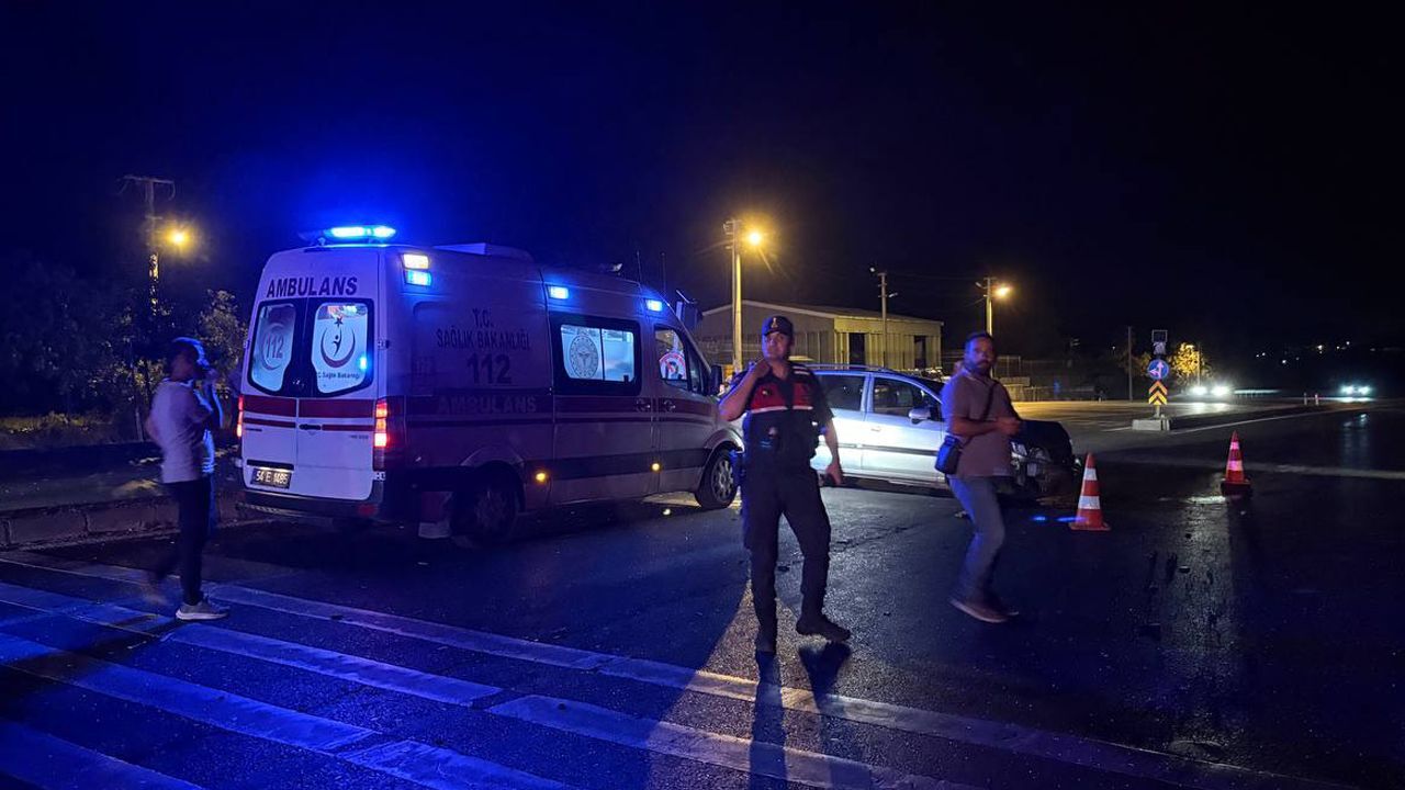 Sakarya'da feci kazada can pazarı! Yaralılar var