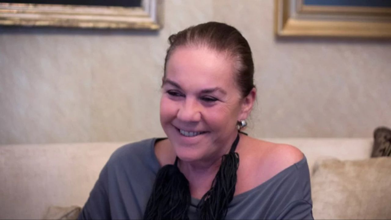 Ünlü yazar hayatını kaybetti! Acı haberi tecrübeli gazeteci duyurdu