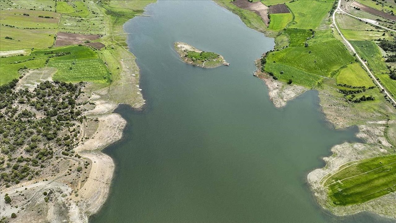 Kente su sağlayan baraj kurudu! Uşak
