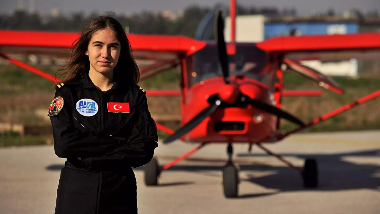 TIME dergisi yazdı: Türkiye’nin en genç pilotu Defne dünyaya ilham oldu