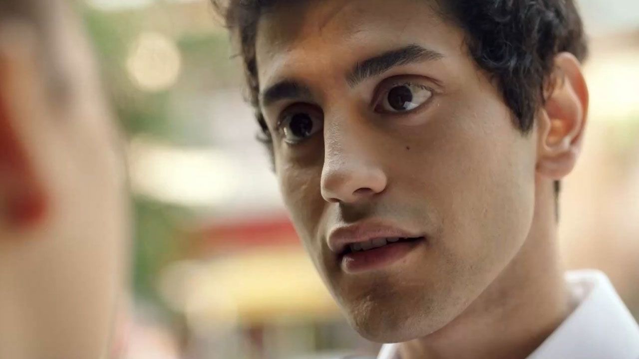 Duy Beni oyuncusu İbrahim Yıldız’ın üzerine ağaç devrildi! Komadaki genç isimden haber var