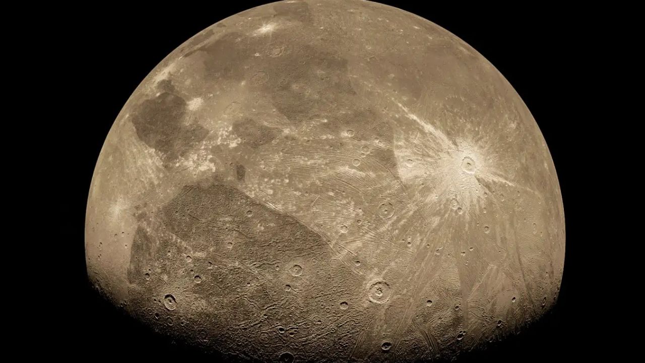 Karanlık madde dünyaya yaklaşıyor mu? Jüpiter’in uydusunda izler tespit edildi