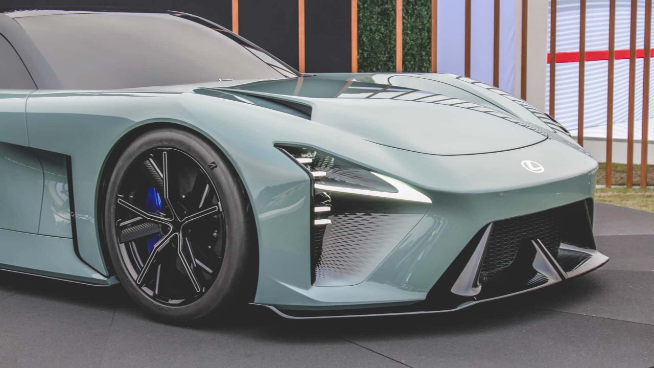 Lexus: Hız dünyasına lüks dokunuş