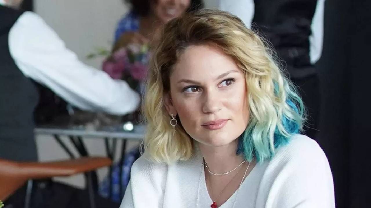 Oyuncu Farah Zeynep Abdullah