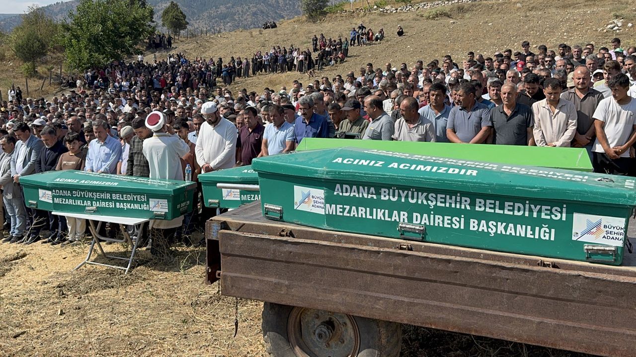 Adana'daki feci kazada can veren 5 kişiye yürek yakan veda!