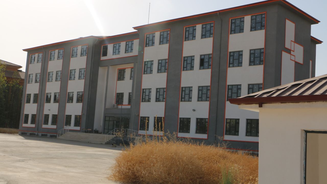 DEM'li belediyenin engeli velileri çıldırttı! Müdürü olan sıfır okul, 2 yıldır kapalı