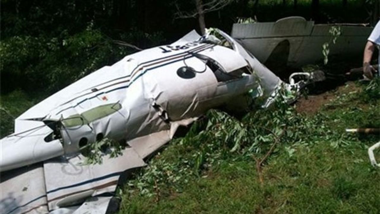 Kazakistan'da irtifa kaybeden uçak yere çakıldı! Çok sayıda ölü var