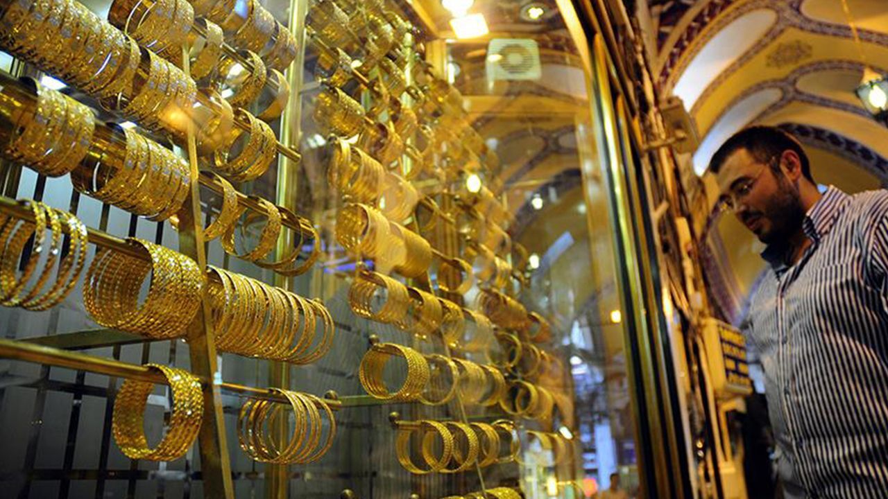 Önce yükselecek sonra düşecek! Dünyaca ünlü dev banka altın tahminini açıkladı