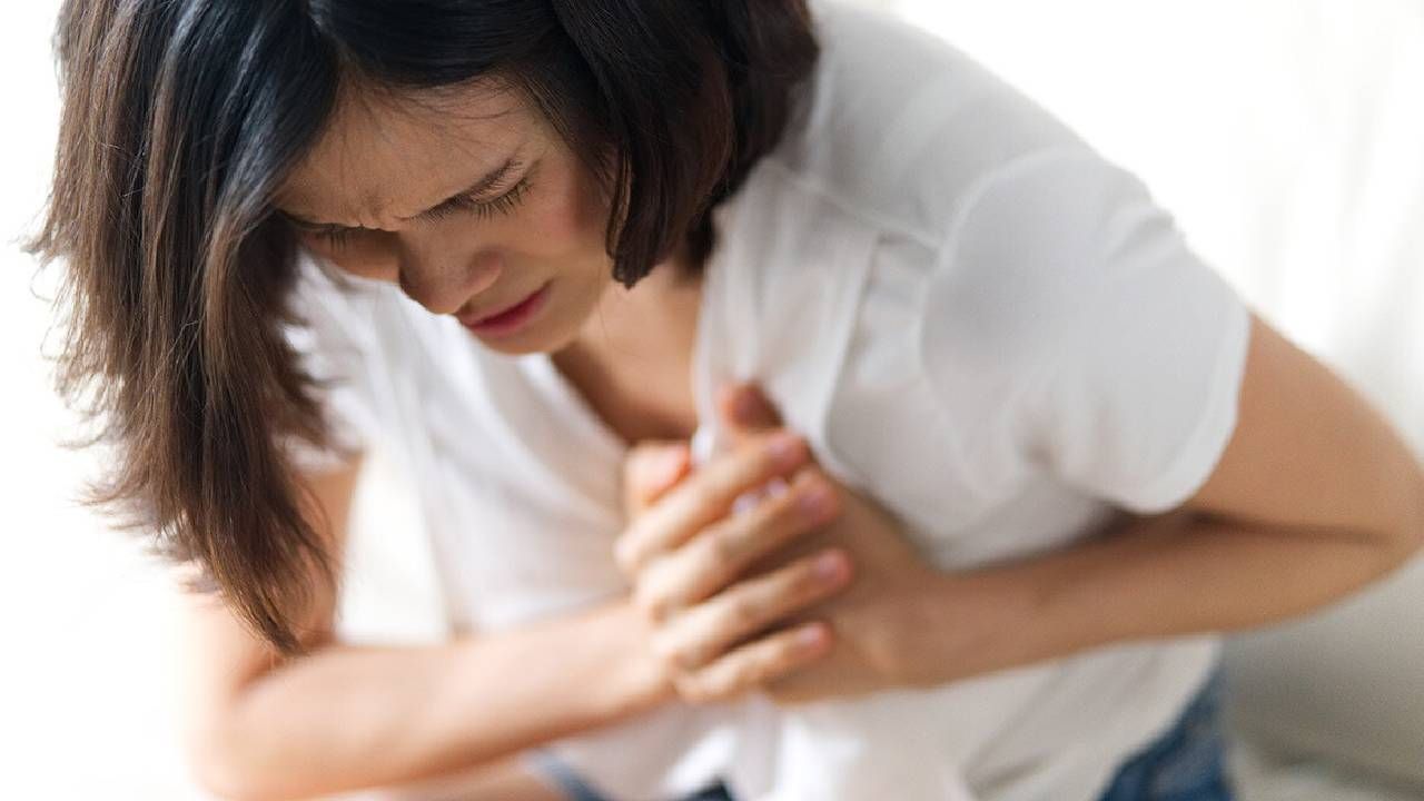 Mide yanması, göğüs ağrısı, öksürük… Reflü artık ameliyatsız tedavi edilebiliyor