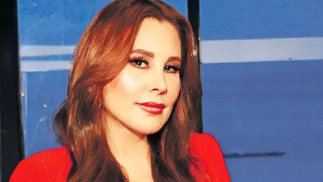 Şarkıcı Funda Arar imaj değişikliği yaptı! Son haliyle ağızları açık bıraktı