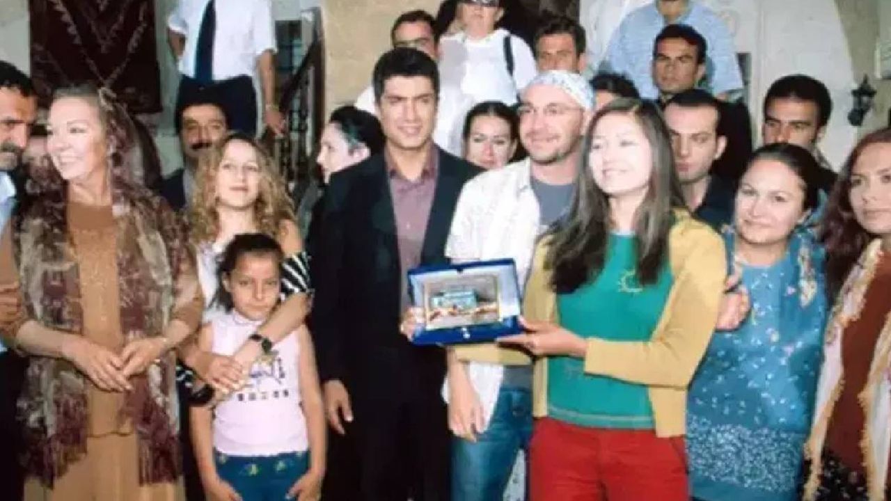 "Asmalı Konak" yıldızları yıllar sonra tekrar bir arada! Paylaşımları gündem oldu