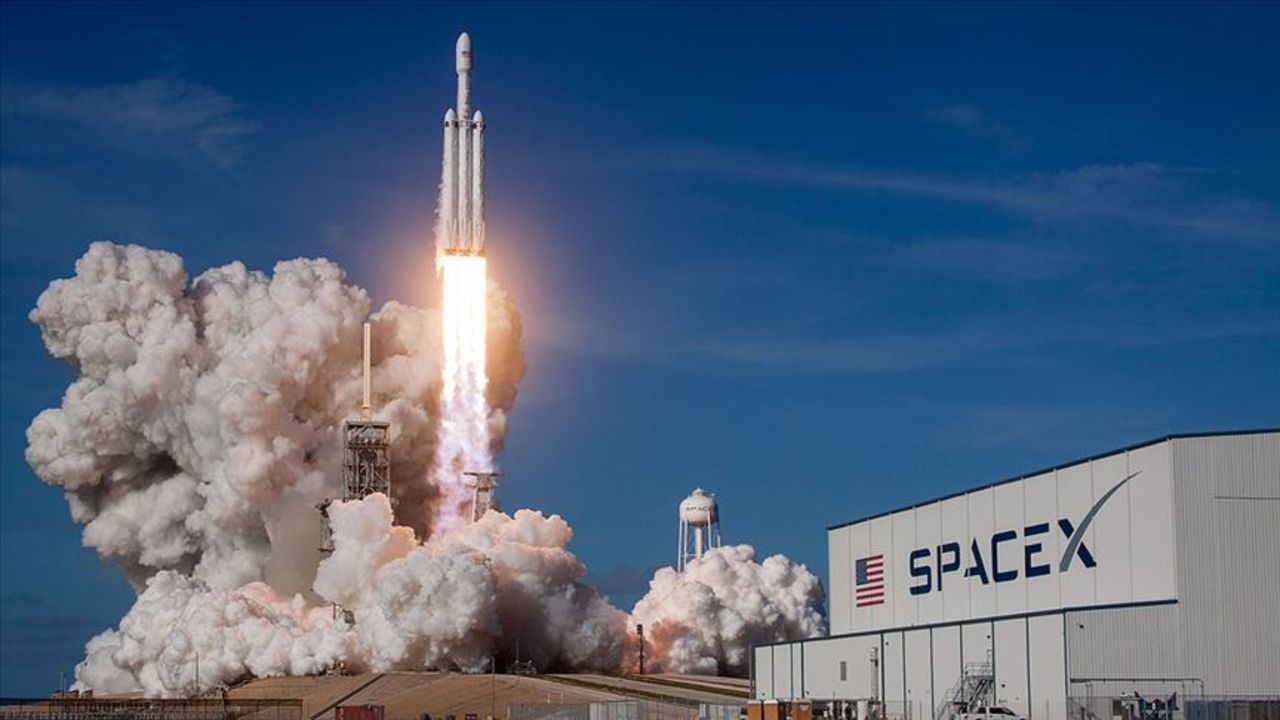 ABD'nin gizemli uzay uçağı yola çıktı! SpaceX'ten tarihi fırlatma