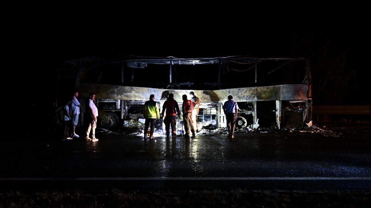 Ankara'da hareketli anlar! Yolcu otobüsü dakikalar içinde küle döndü