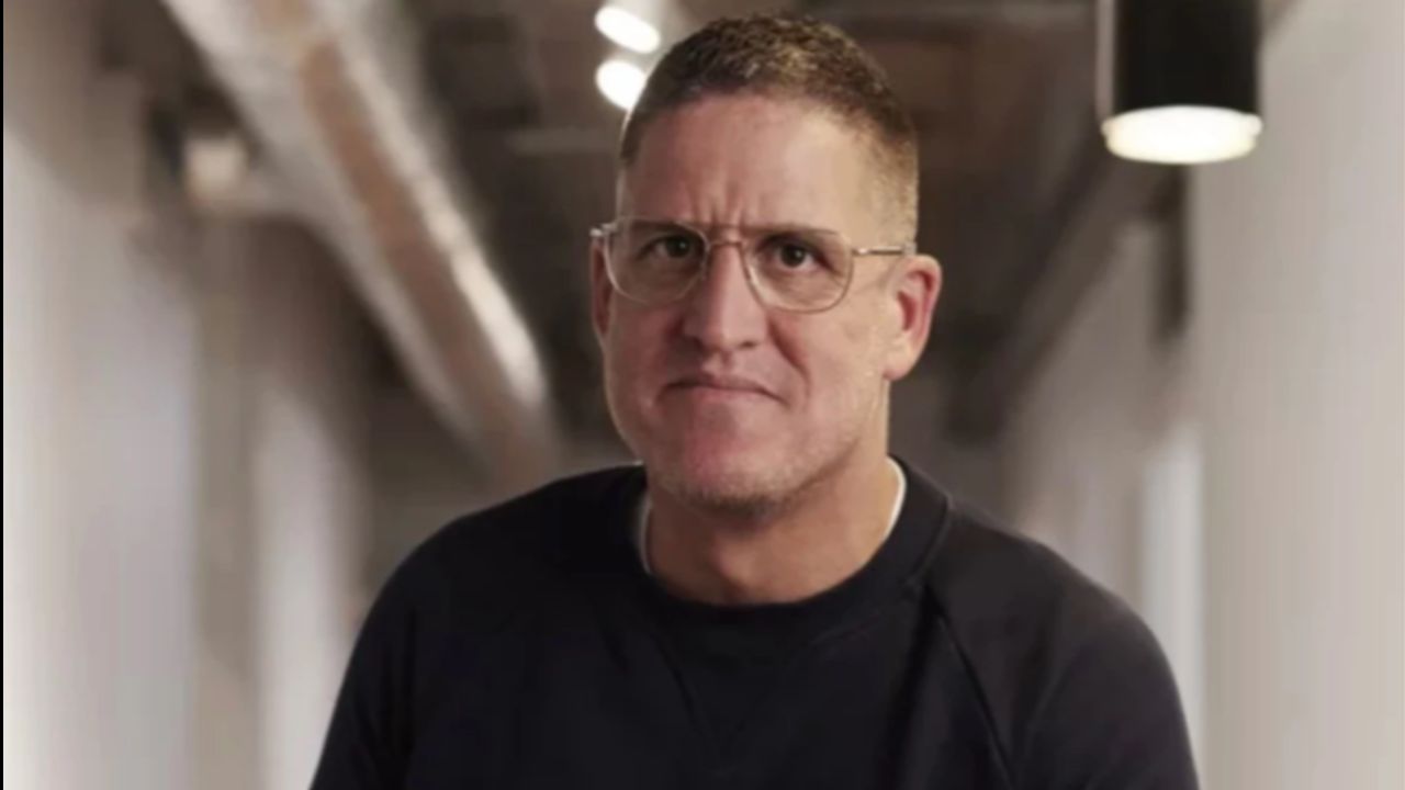 Ünlü iş insanı Yunanistan'da kaza geçirdi! Durumu ağır