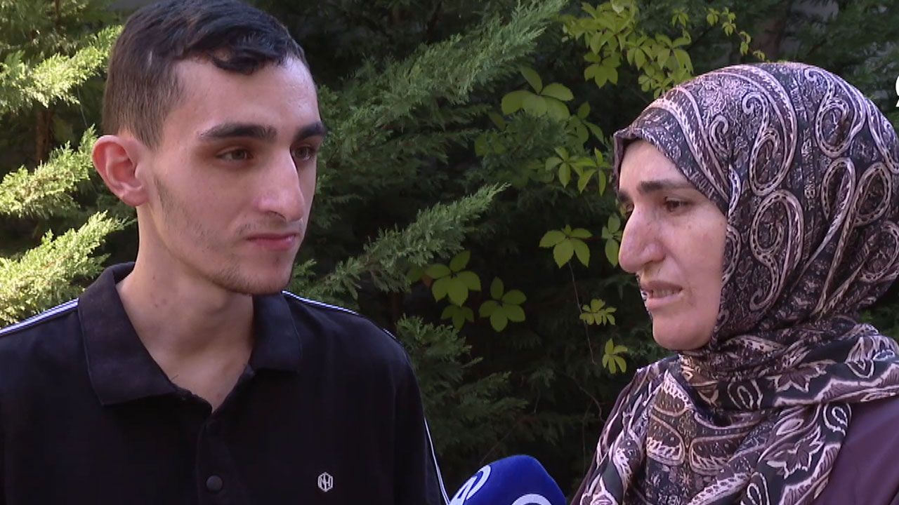Tavuk yerken az daha ölüyordu! 7 kez ameliyat oldu, 36 kiloya kadar düştü