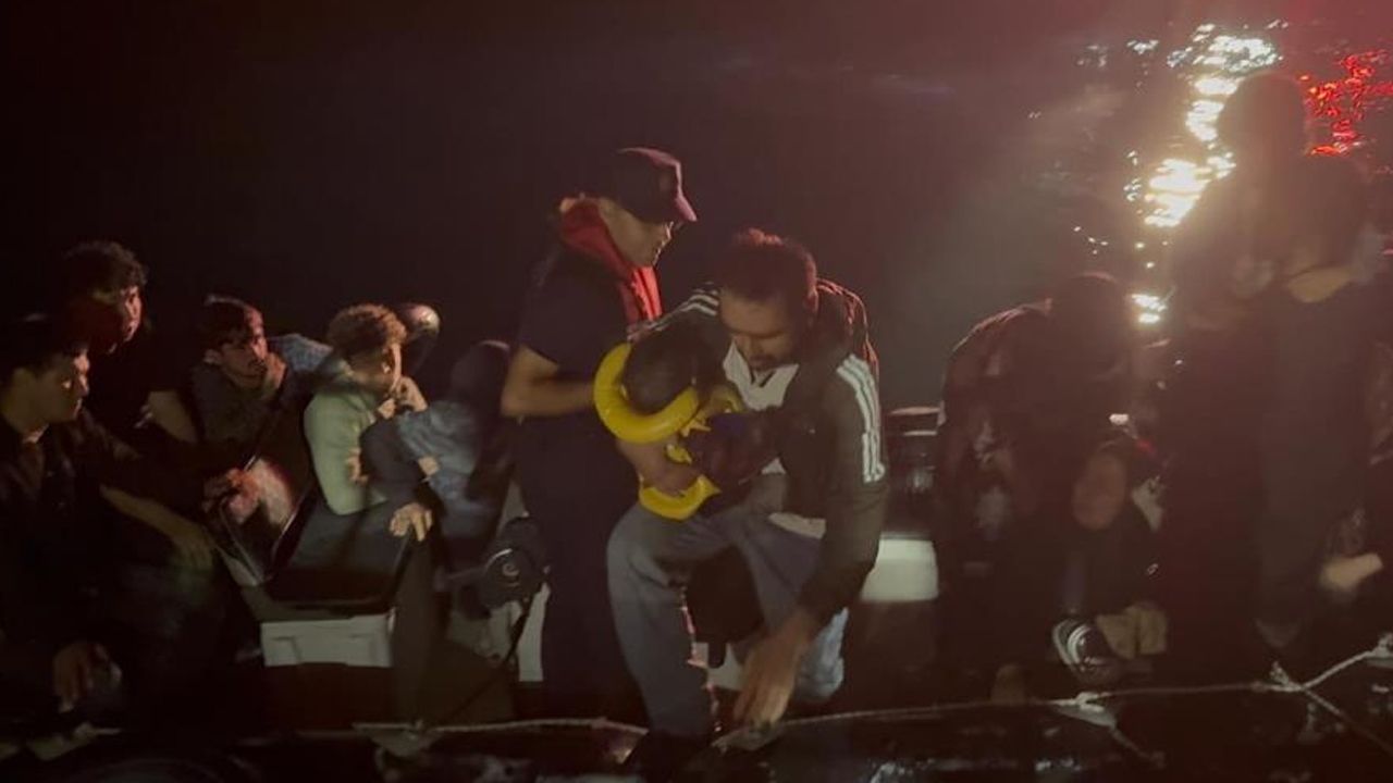 Umut yolculuğu son buldu! 25 göçmen ve 1 göçmen kaçakçısı yakalandı