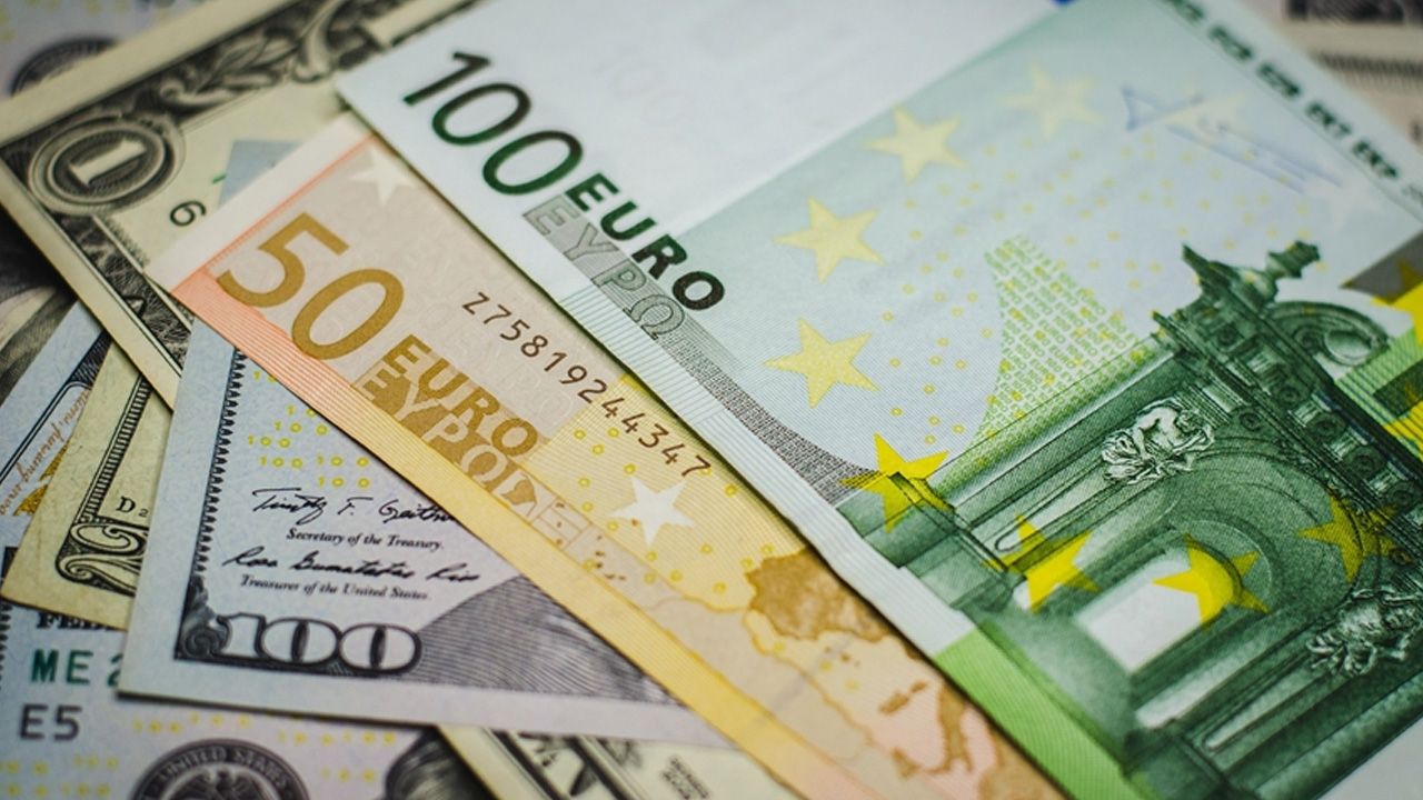 Dolar ve Euro, KKM kararına nasıl tepki gösterdi? İşte yeni haftada ilk fiyatlar...