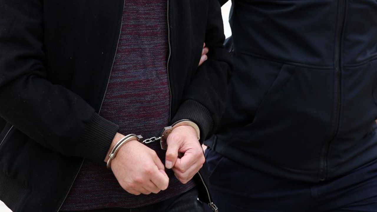 Eski emniyet müdürü firari FETÖ