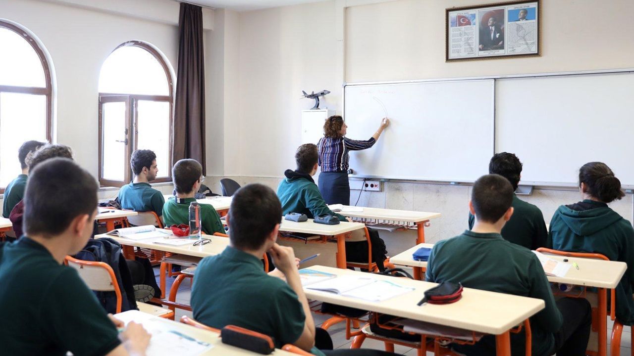 Lisede uyum haftası var mı? 9. sınıf öğrencileri araştırıyor