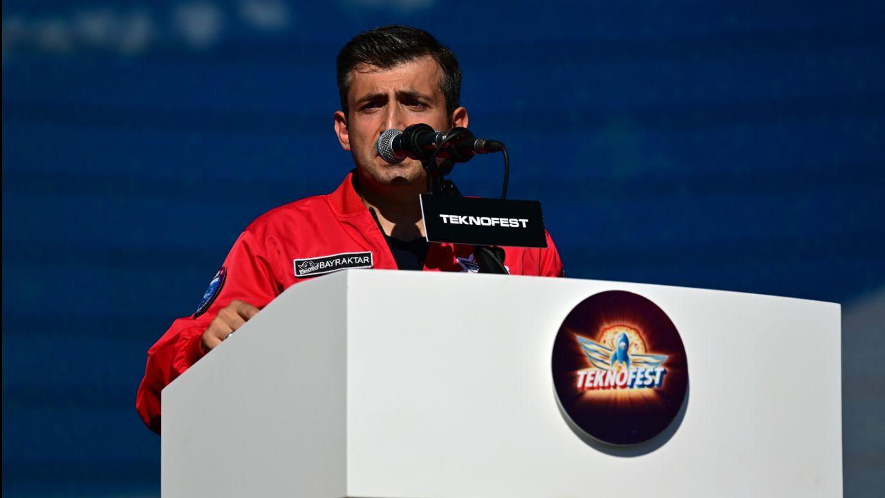 Selçuk Bayraktar böyle duyurdu: "Yeni bir çağın kapılarını araladı"