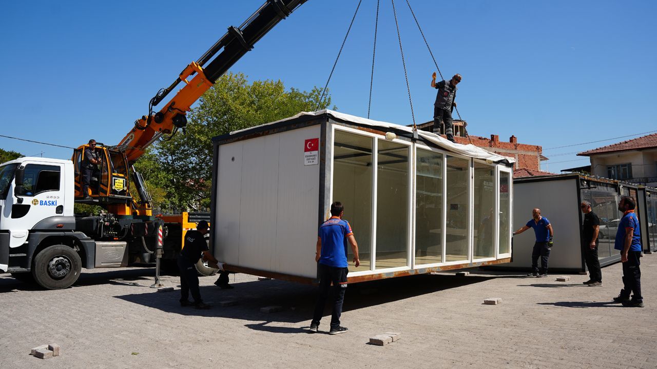 Depremin vurduğu Sındırgı'da ticaret yeniden canlanacak! Konteyner çarşı kurulumu için düğmeye basıldı