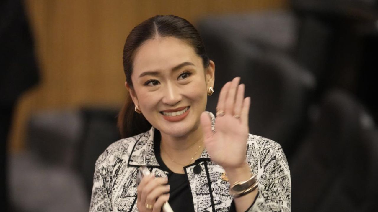 Tayland Başbakanı Shinawatra sızdırılan telefon görüşmesi nedeniyle görevden alındı