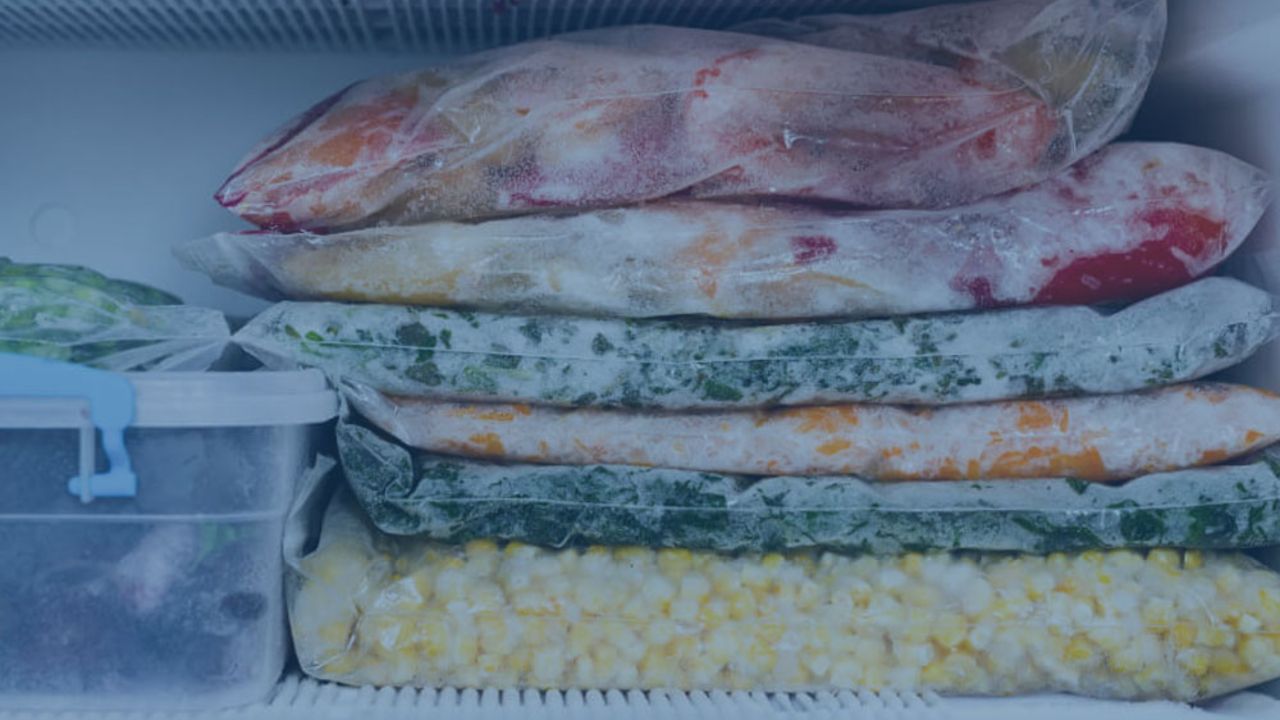 Uzmanlar uyarıyor: Bu 5 ürünü sakın dondurucuya koymayın!