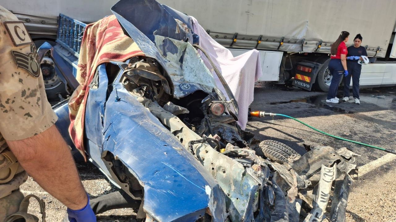 Hakkari-Van karayolunda feci kaza! Çok sayıda ölü ve yaralı var