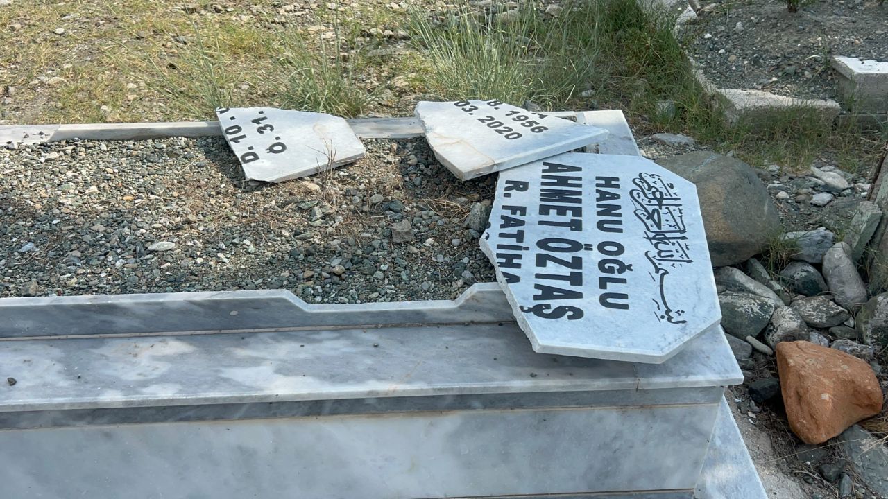 Mezarlar tahrip edildi, ekipler harekete geçti! Altından bambaşka bir gerçek çıktı