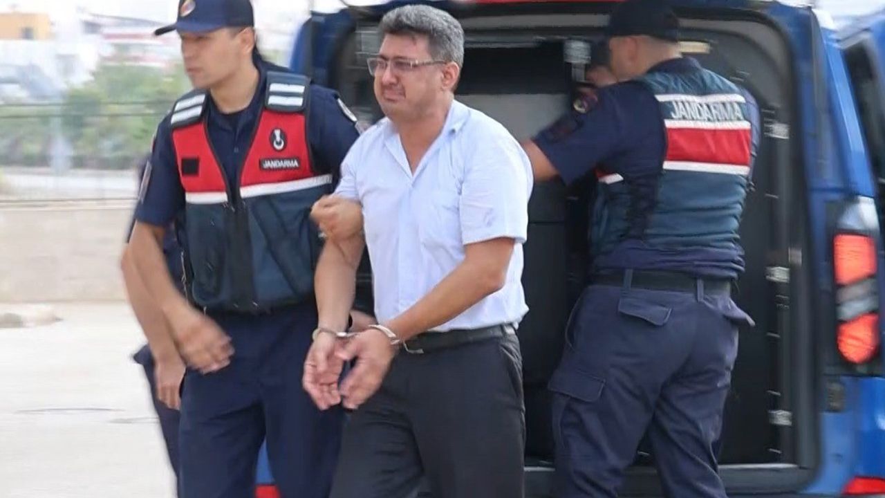 70 yaşındaki adamı döverek öldürmüşlerdi: Katil çiftin evi alev alev yandı!